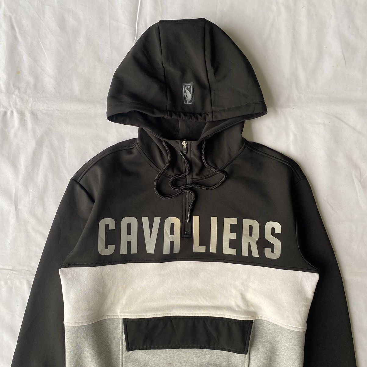 NBA NBA Basketball Cleveland Cavaliers Color-block Hoodie Size US M / EU 48-50 / 2 - 2 Thumbnail