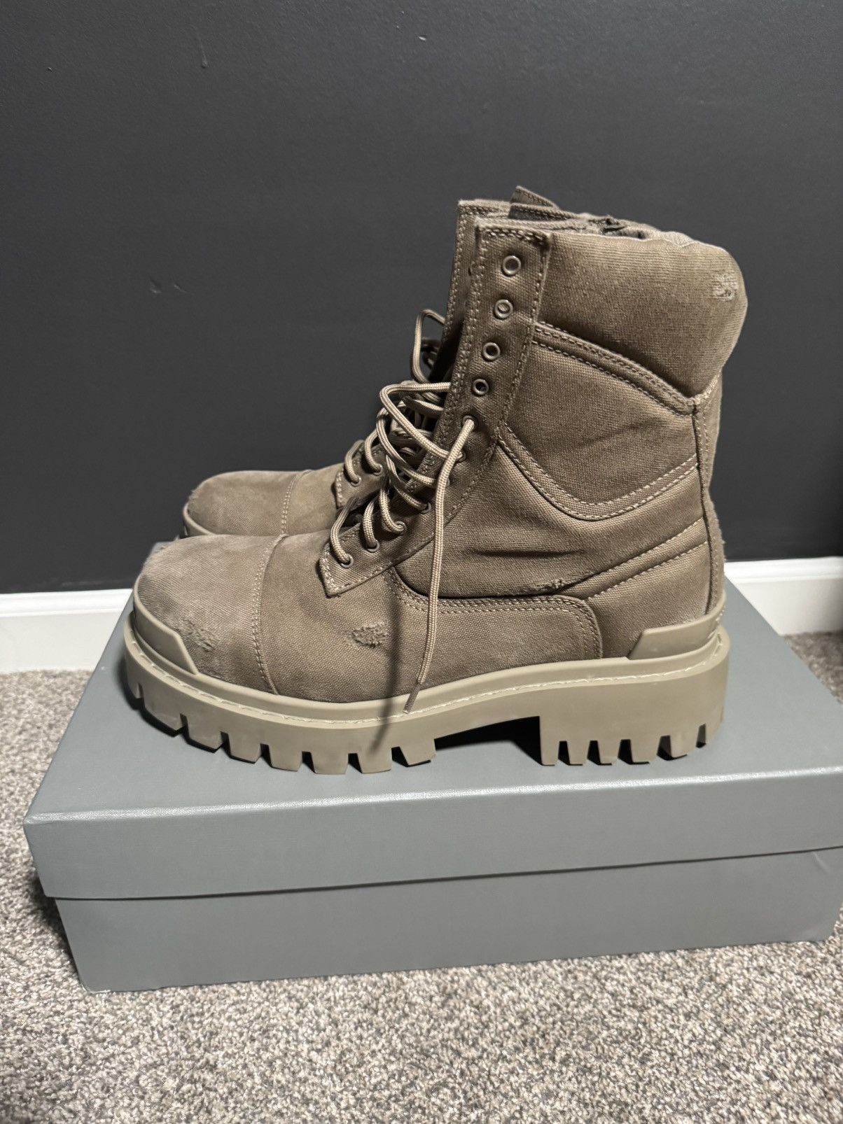 Balenciaga 🔥RARE🔥Balenciaga canvas strikeboot in BEIGE strike boots Size US 11 / EU 44 - 4 Thumbnail