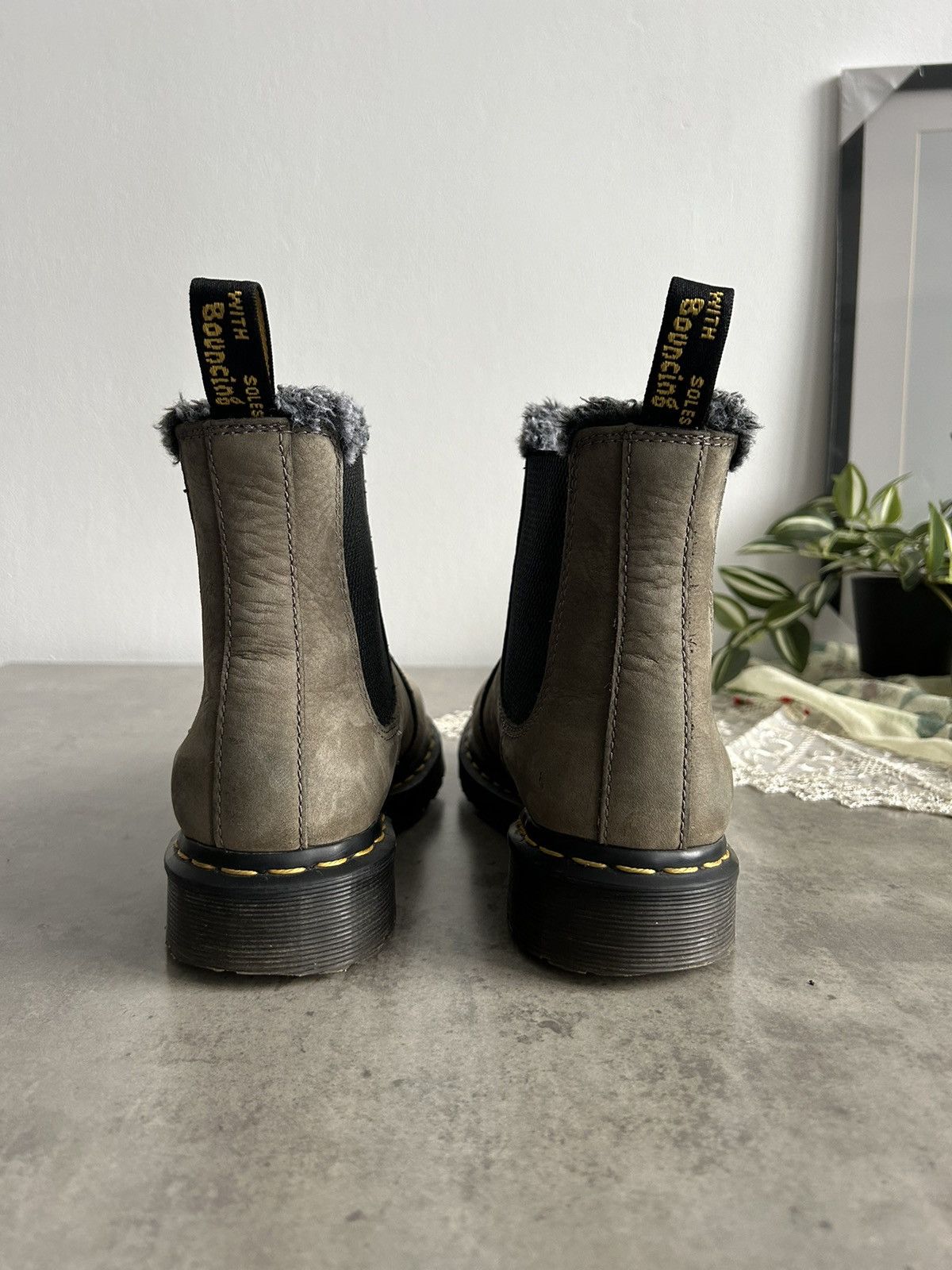 Dr. Martens × Vintage Dr. Martens 2976 Olive Suede Fur Lined Boots Leather Green Size US 9 / IT 39 - 5 Thumbnail