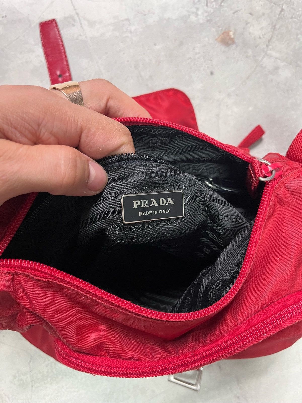 Prada Authentic PRADA Shoulder Bag Size ONE SIZE - 4 Thumbnail