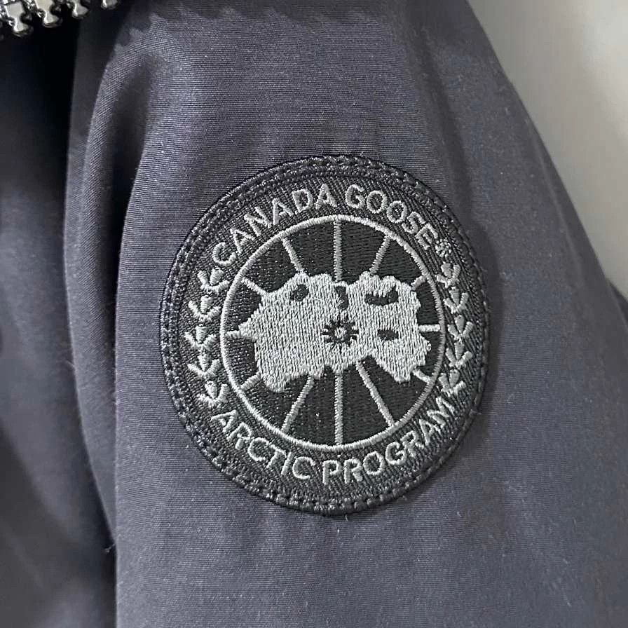 Canada Goose Canada Goose Chateau mid puffer coat M new with tags Size M / US 6-8 / IT 42-44 - 4 Thumbnail