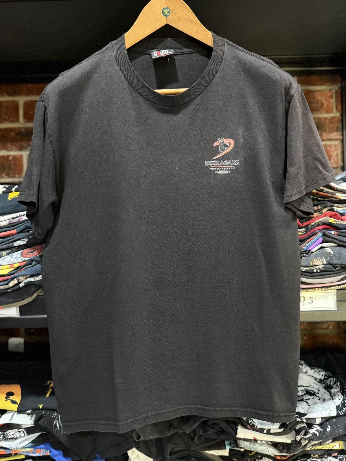 Giant Thrashed Vintage Doolagahs Surf Austaria Sun Faded Giant Tee Size US M / EU 48-50 / 2 - 9 Thumbnail
