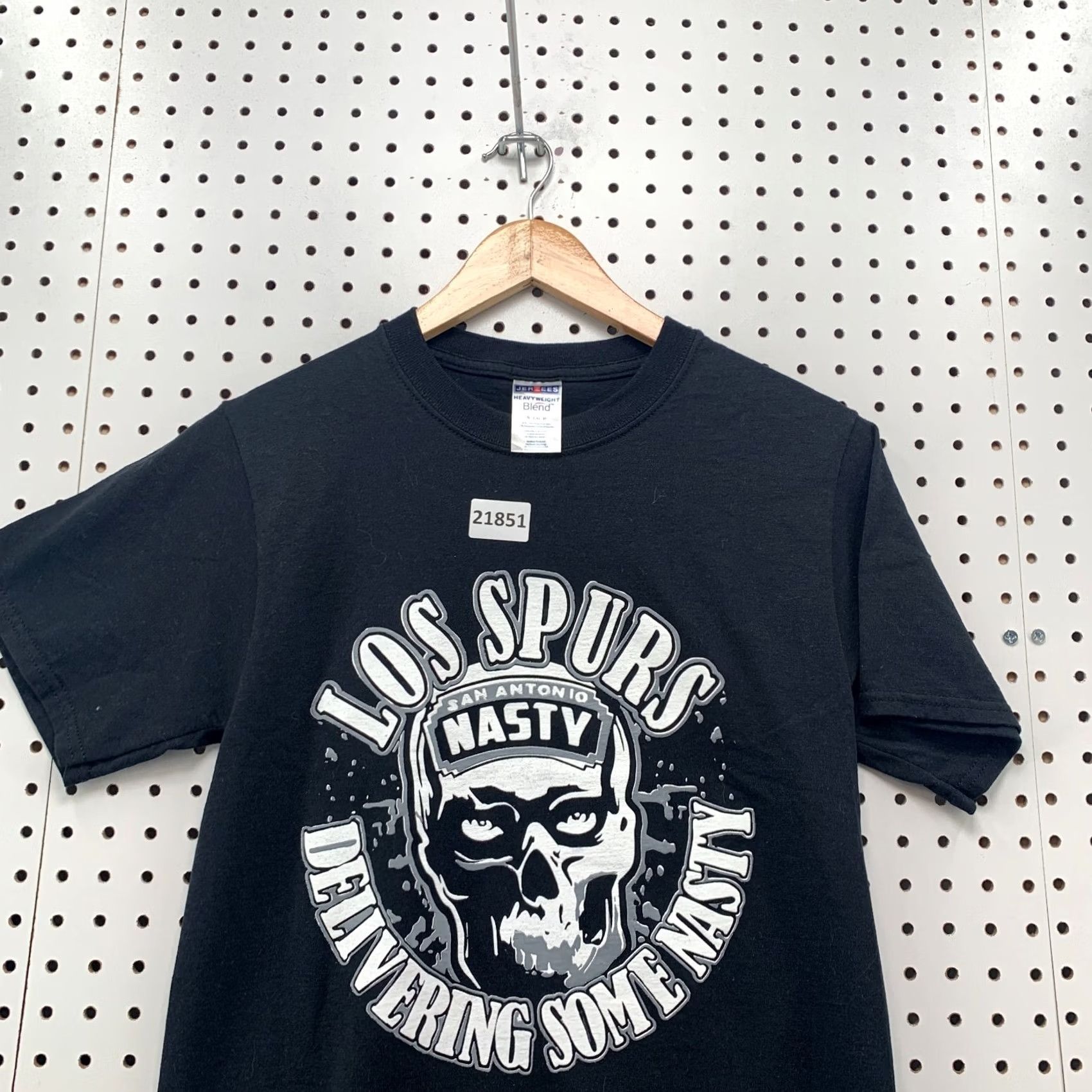 Jerzees Spurs Shirt Black Delivering The Nasty Skull Adult Small 16.5x27 Size US S / EU 44-46 / 1 - 2 Thumbnail