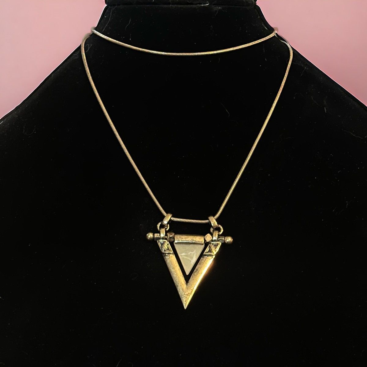 Other Long antique gold triangle pendant necklace Size ONE SIZE - 1 Thumbnail