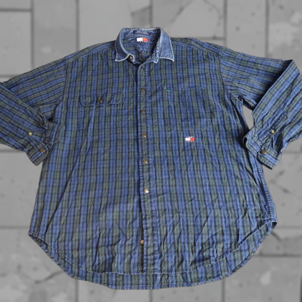 Tommy Hilfiger VINTAGE Tommy Hilfiger Shirt XL Blue Green Embroidered Buttons Men’s Button-Up Long Sleeve Regular Fit Size US XL / EU 56 / 4 - 1 Thumbnail