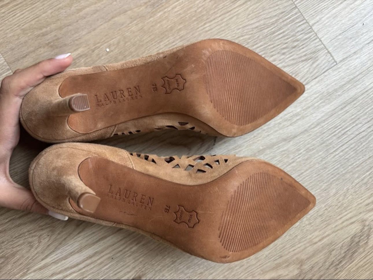Ralph Lauren Lauren Ralph Lauren Suede Cutout Heels Size US 7.5 / IT 37.5 - 4 Thumbnail