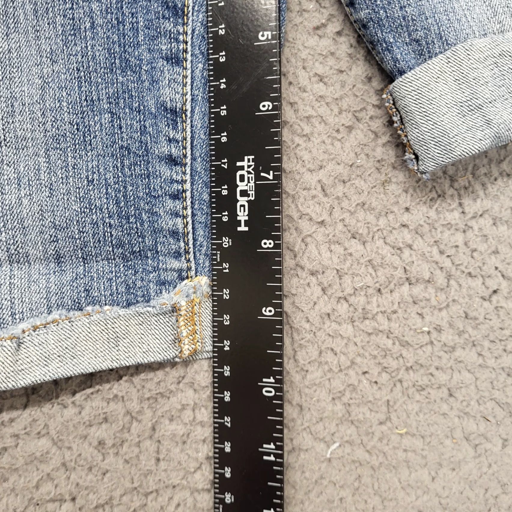 Apt. 9 Apt. 9 Shorts Denim Blue Women's Size 10 Bermuda Distressed Cuffed Casual 90s Size 32" / US 10 / IT 46 - 6 Thumbnail