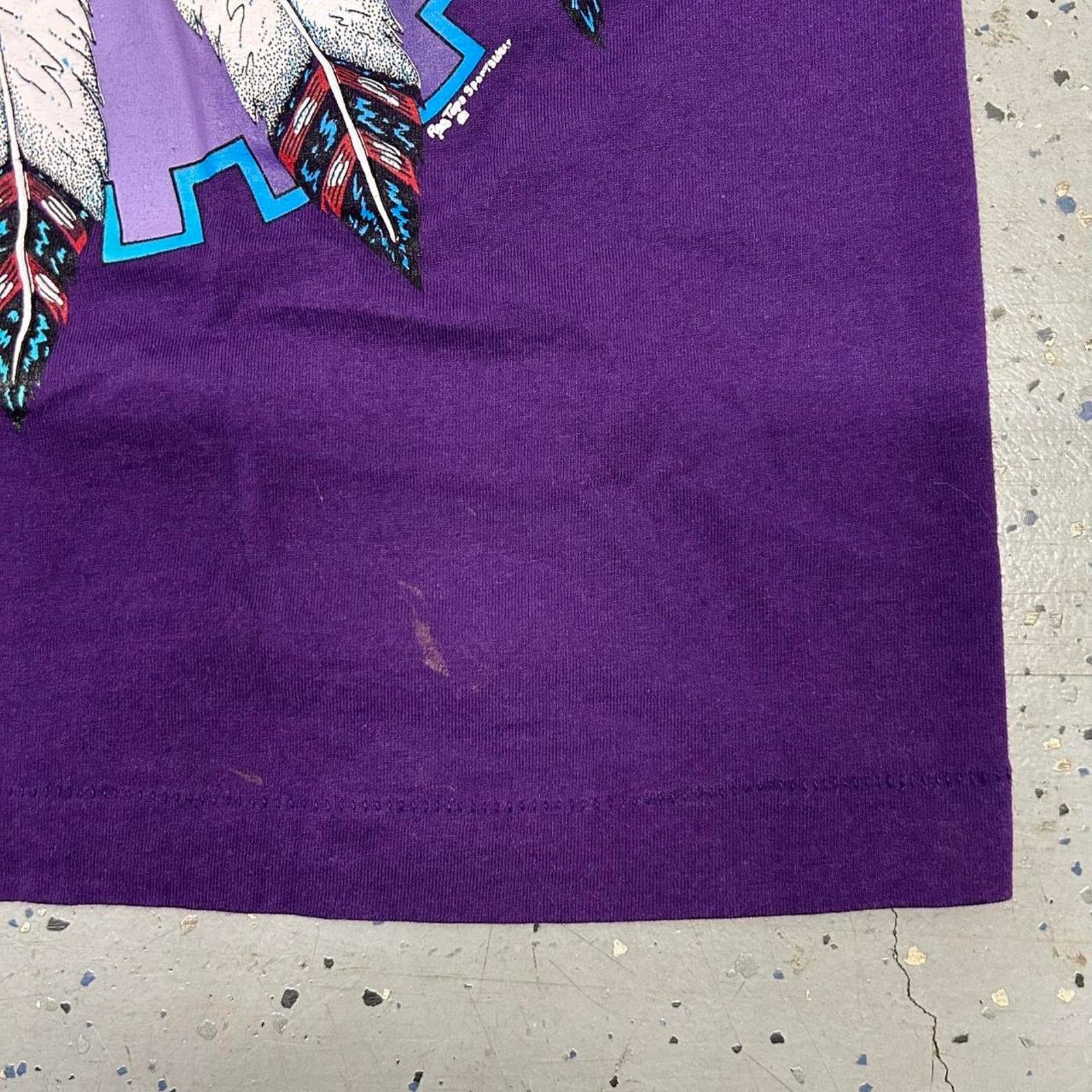 Fruit Of The Loom VTG 90s Native American graphic tee with feathers Size M / US 6-8 / IT 42-44 - 3 Thumbnail