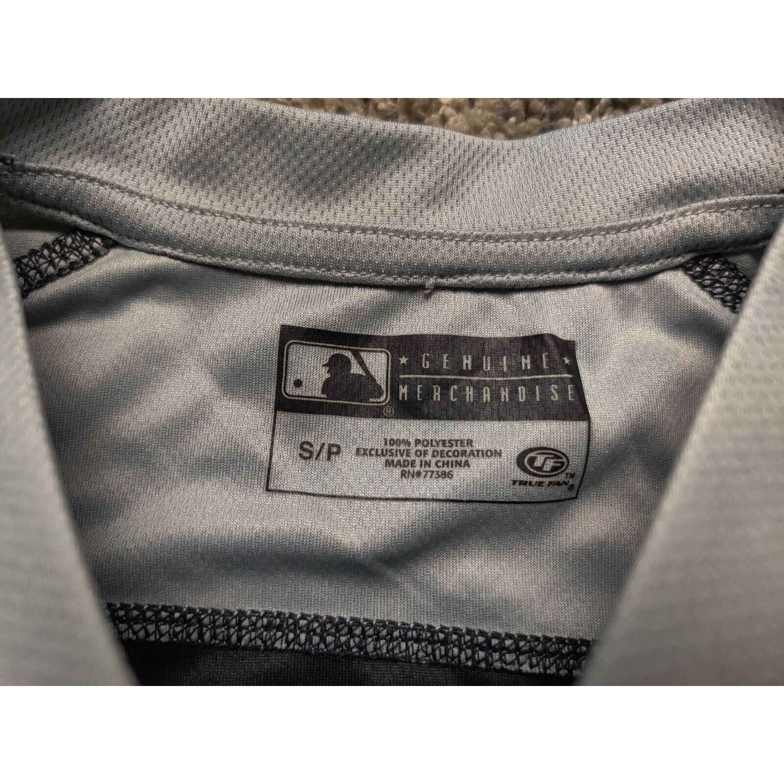 MLB San Francisco Giants Shirt Adult Mens Small Spell Out V-Neck Size US S / EU 44-46 / 1 - 5 Thumbnail