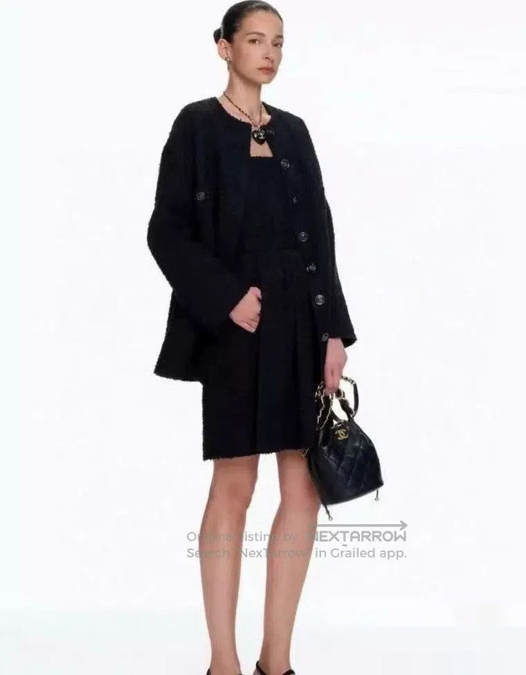 Chanel Chanel 21p black tweed wide version jacket Size S / US 4 / IT 40 - 2 Thumbnail