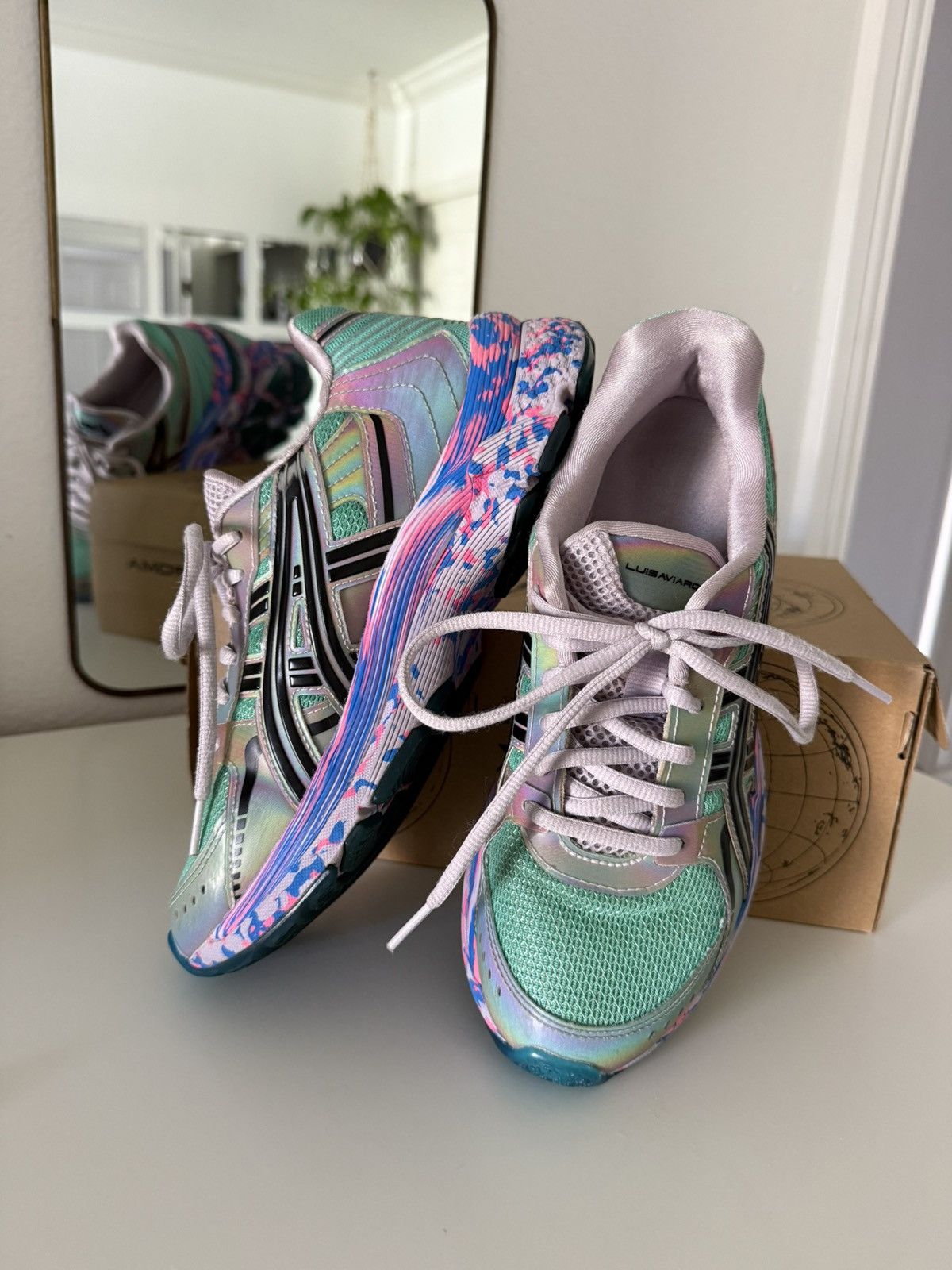 Asics ASICS x Luisaviaroma Gel Kyrios Size:6.5 Color:Iridescent Size US 6.5 / EU 39-40 - 3 Thumbnail