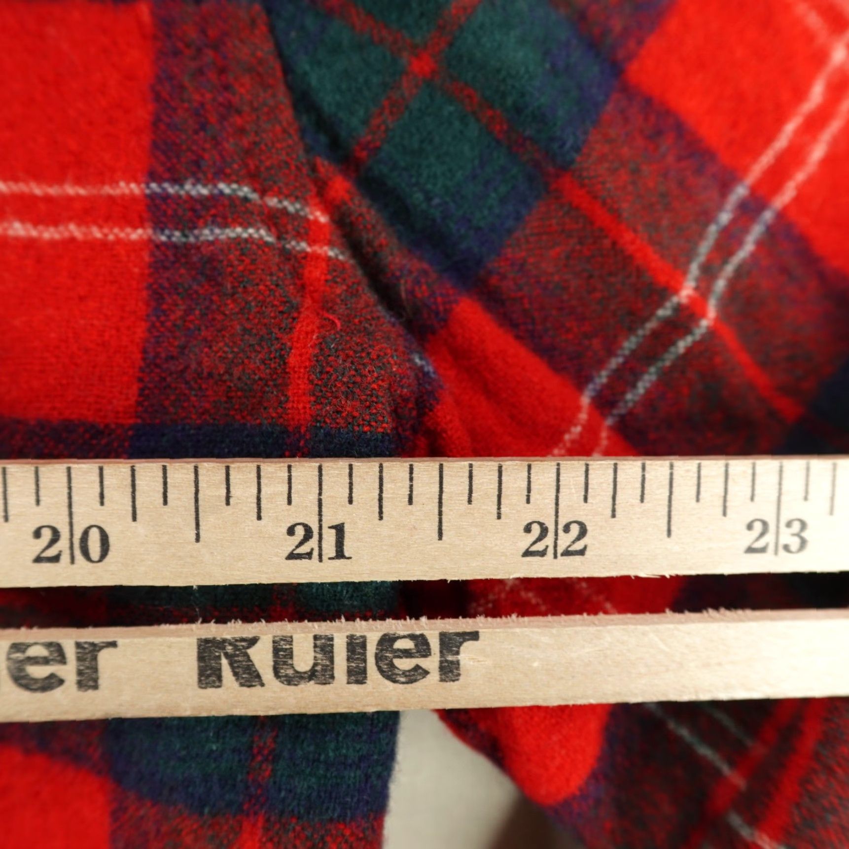 Pendleton Vintage Pendleton Jacket Mens Medium Red Plaid Wool Flannel Button Up 70s 80s Size US M / EU 48-50 / 2 - 6 Thumbnail