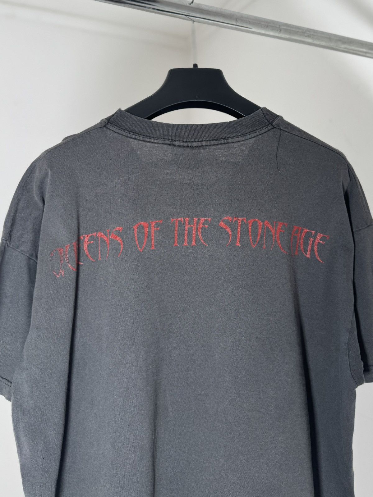 Band Tees Vintage 2002 Queens Of The Stone Age Mosquito Song Tee Size US XL / EU 56 / 4 - 3 Thumbnail