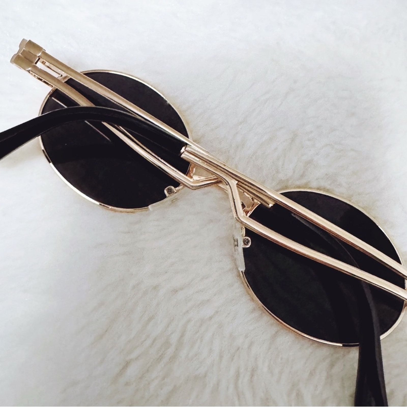 Other Betsy Black with Gold Rim Round Sunglasses Size ONE SIZE - 12 Thumbnail
