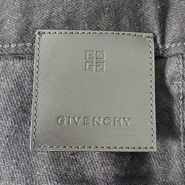 Givenchy Givenchy MMW Crackle Distressed Wax Jeans. Size US 33 - 3 Thumbnail