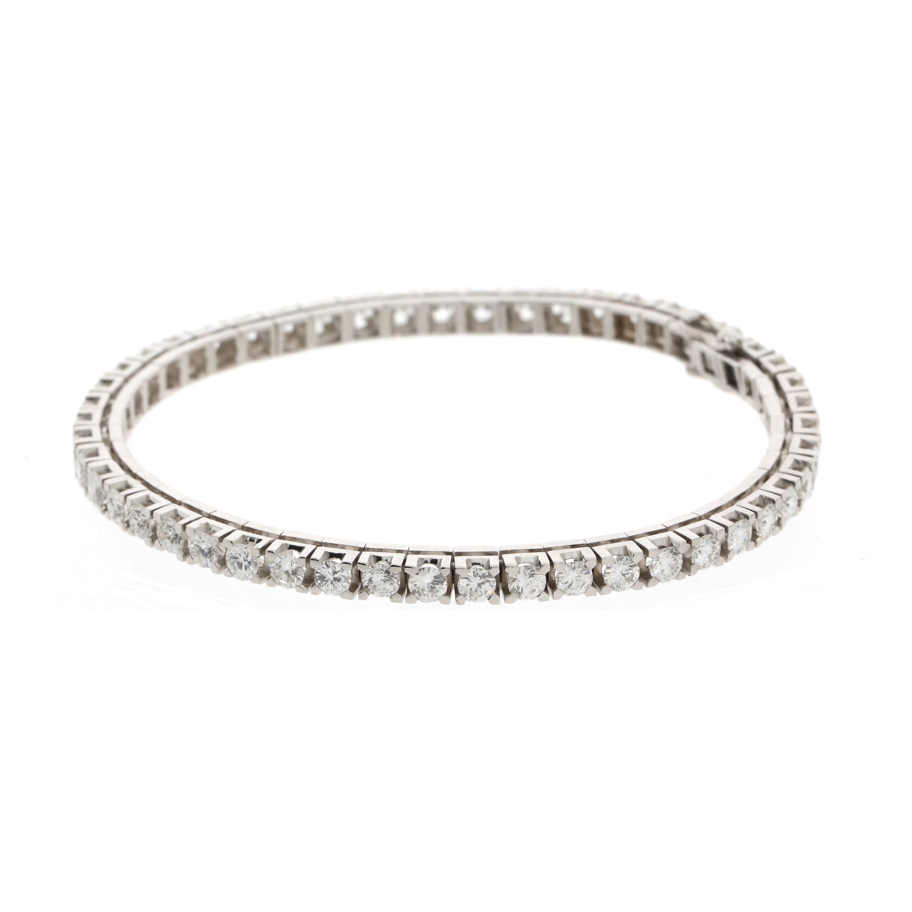 image of Vintage River Bracelet In 750 White Gold Set With Brilliant-Cut Diamonds in Silver, Women's