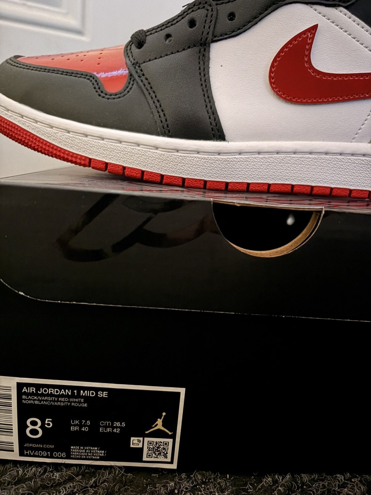 Jordan Brand Jordan Air Jordan 1 Mid SE Size US 8.5 / EU 41-42 - 7 Thumbnail