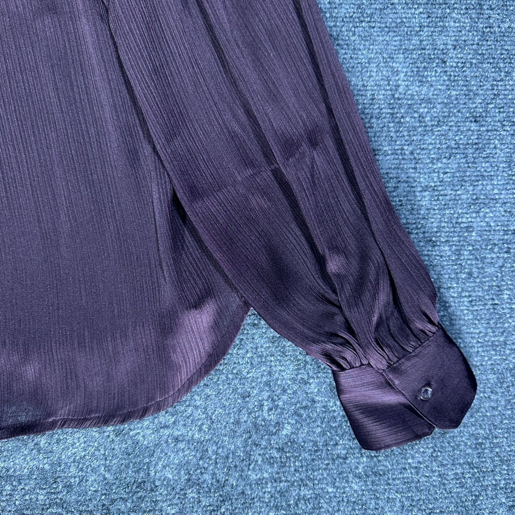 Banana Republic VINTAGE Banana Republic Top Womens XS Blouse Dark Purple Shirred Hidden Buttons NEW Size XS / US 0-2 / IT 36-38 - 7 Thumbnail