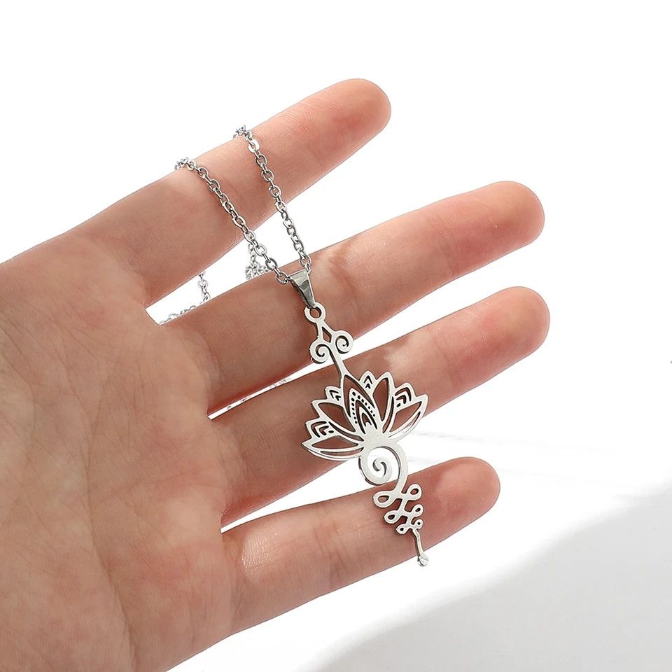 Japanese Brand Lotus Symbol Flower Pendant Necklace 50cm Size ONE SIZE - 1 Thumbnail