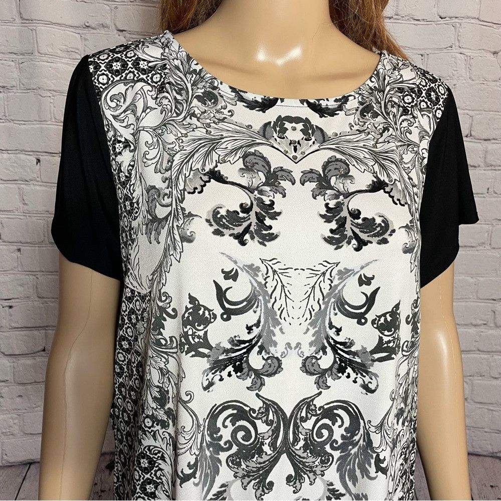 Other Susan Graver Black White Embellished Short Sleeve Top Size Size L / US 10 / IT 46 - 2 Thumbnail