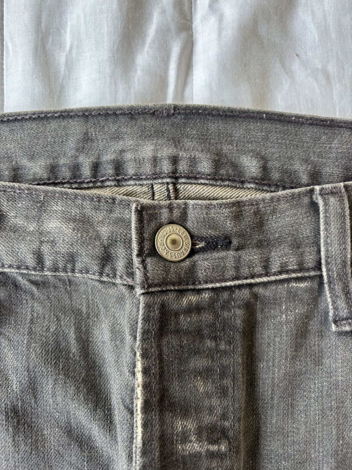 Levi's Vintage Clothing VINTAGE LEVIS 501 BLACK BAGGY DISTRESSED DENIMS Size US 36 / EU 52 - 9 Thumbnail