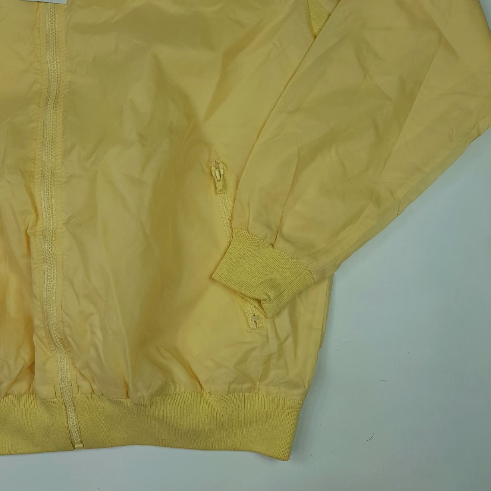 Etro VINTAGE Silver Fox Windbreaker Jacket Mens L Yellow 80s Retro Full Zip Hidden Hood Stree Size US L / EU 52-54 / 3 - 3 Thumbnail