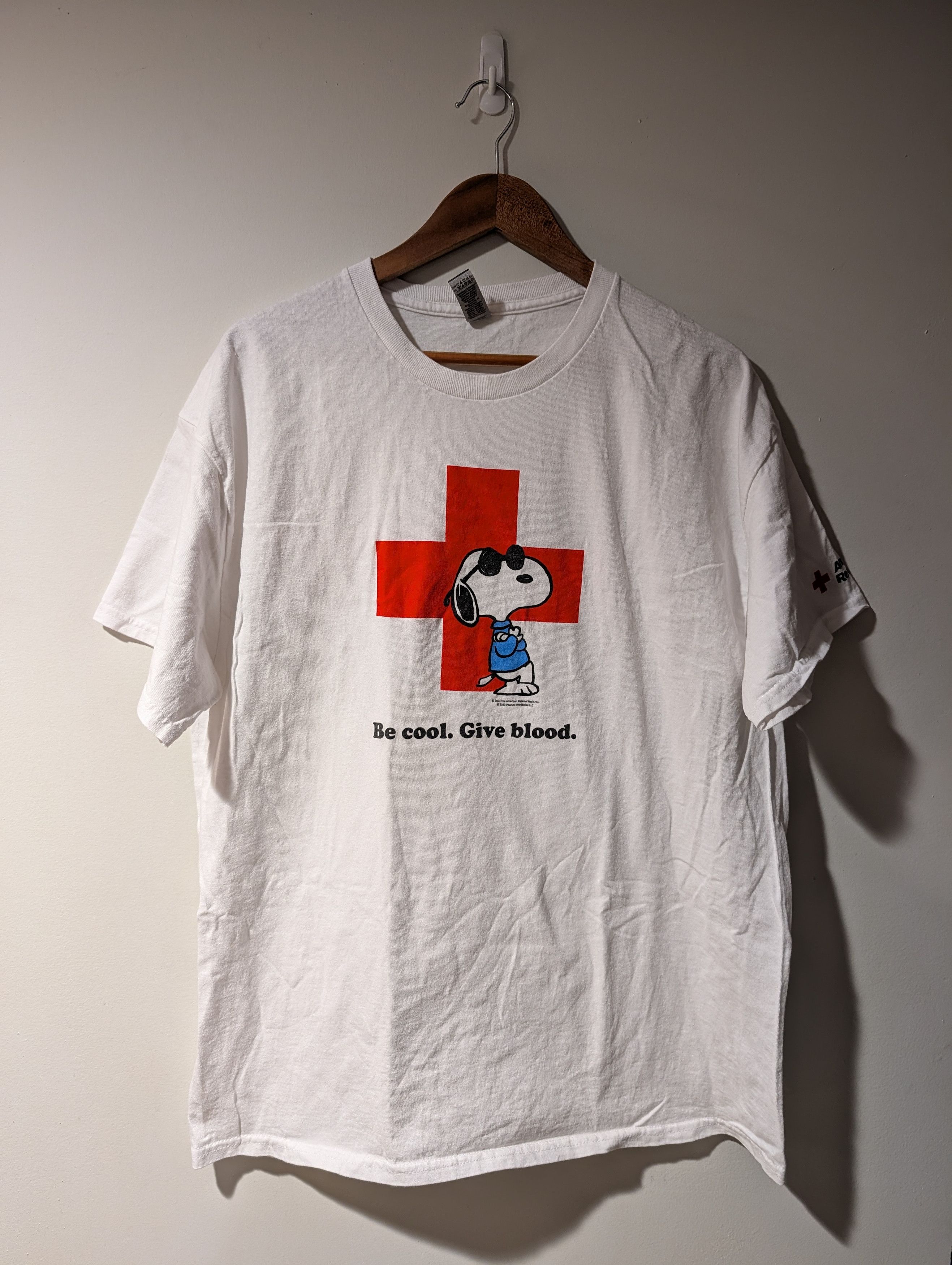 Peanuts Snoopy Be Cool Give Blood American Red Cross X-Large T-Shirt Size US XL / EU 56 / 4 - 1 Thumbnail
