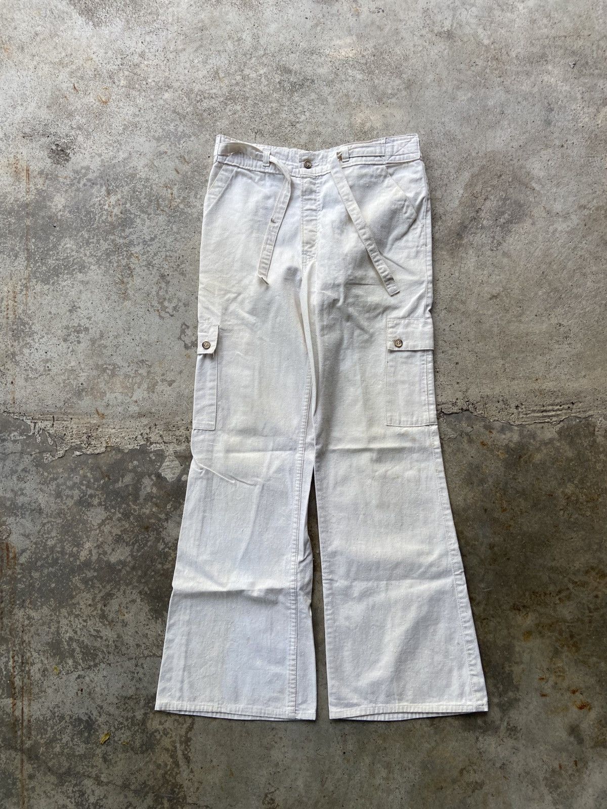 Levi's Vintage 80s Levi’s White Tab Cargo Off White Flare Pants Size US 32 / EU 48 - 1 Thumbnail
