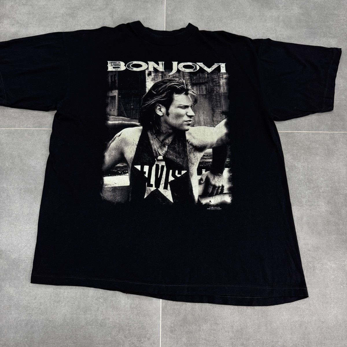 Bon Jovi Vintage Bon Jovi World Tour 1993 Band Tee T-Shirt Men Size US XL / EU 56 / 4 - 3 Thumbnail