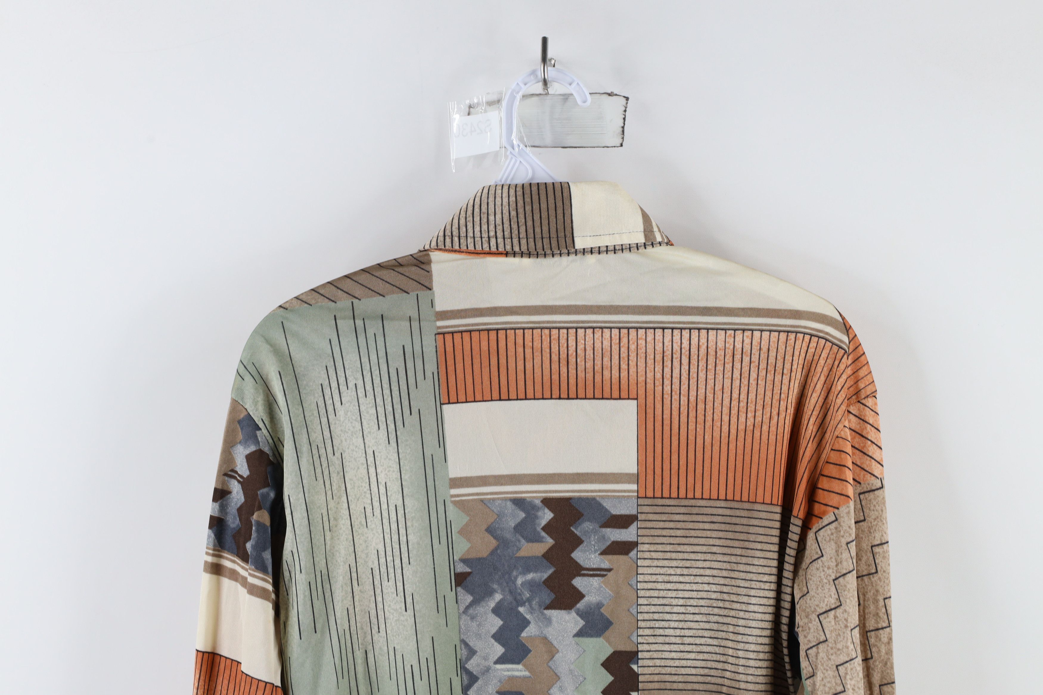 Vintage Vintage 70s Streetwear Geometric Knit Button Shirt USA Size US M / EU 48-50 / 2 - 13 Thumbnail