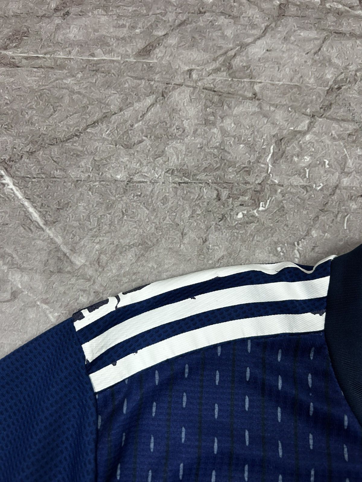 Adidas JAPAN 2018 HOME SHIRT FOOTBALL SOCCER JERSEY ADIDAS Size US L / EU 52-54 / 3 - 5 Thumbnail