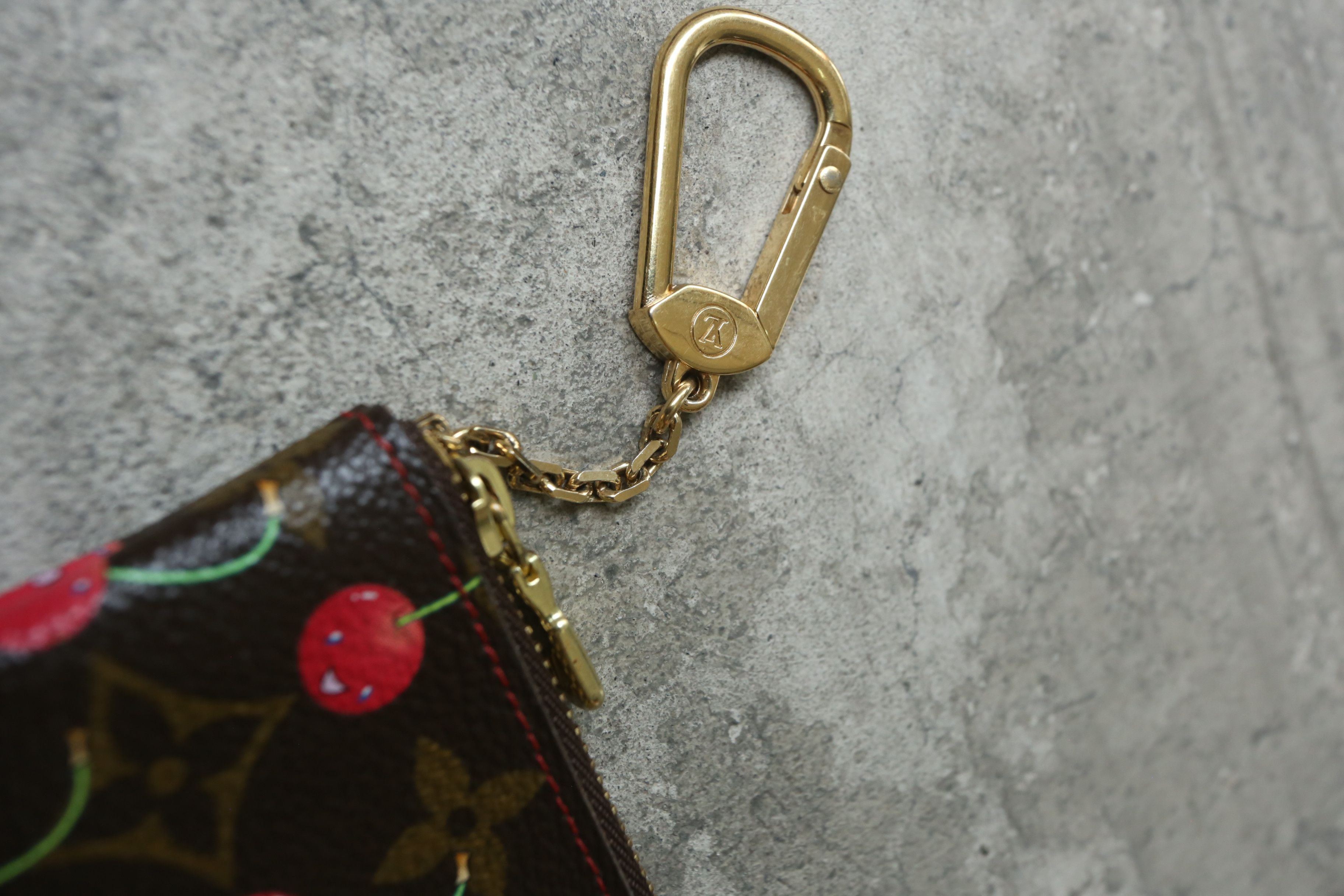 LV - TM - S/S 05 - Cerise Monogram Pochette Cles Key Pouch