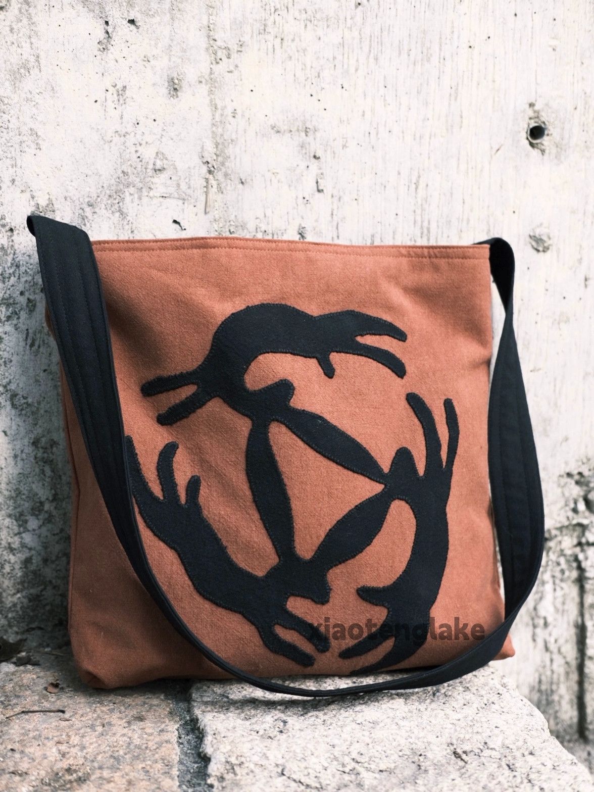 Vintage unisex pattern graphic mountain shoulder messenger bag Size ONE SIZE - 2 Thumbnail