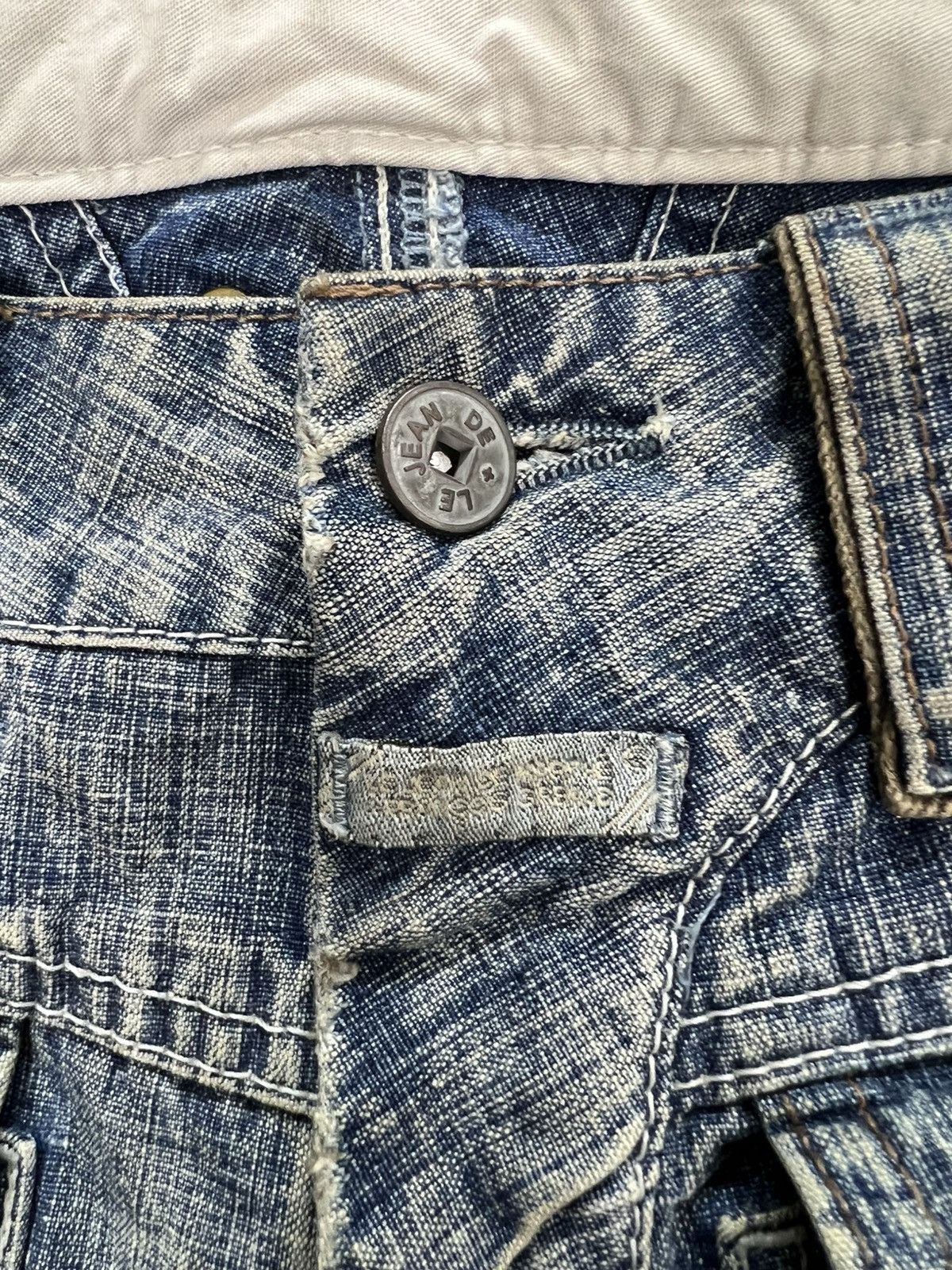 Marithe + Francois Girbaud Marithe Francois Girbaud Distressed Bondage Denim Shorts Size US 34 / EU 50 - 14 Thumbnail