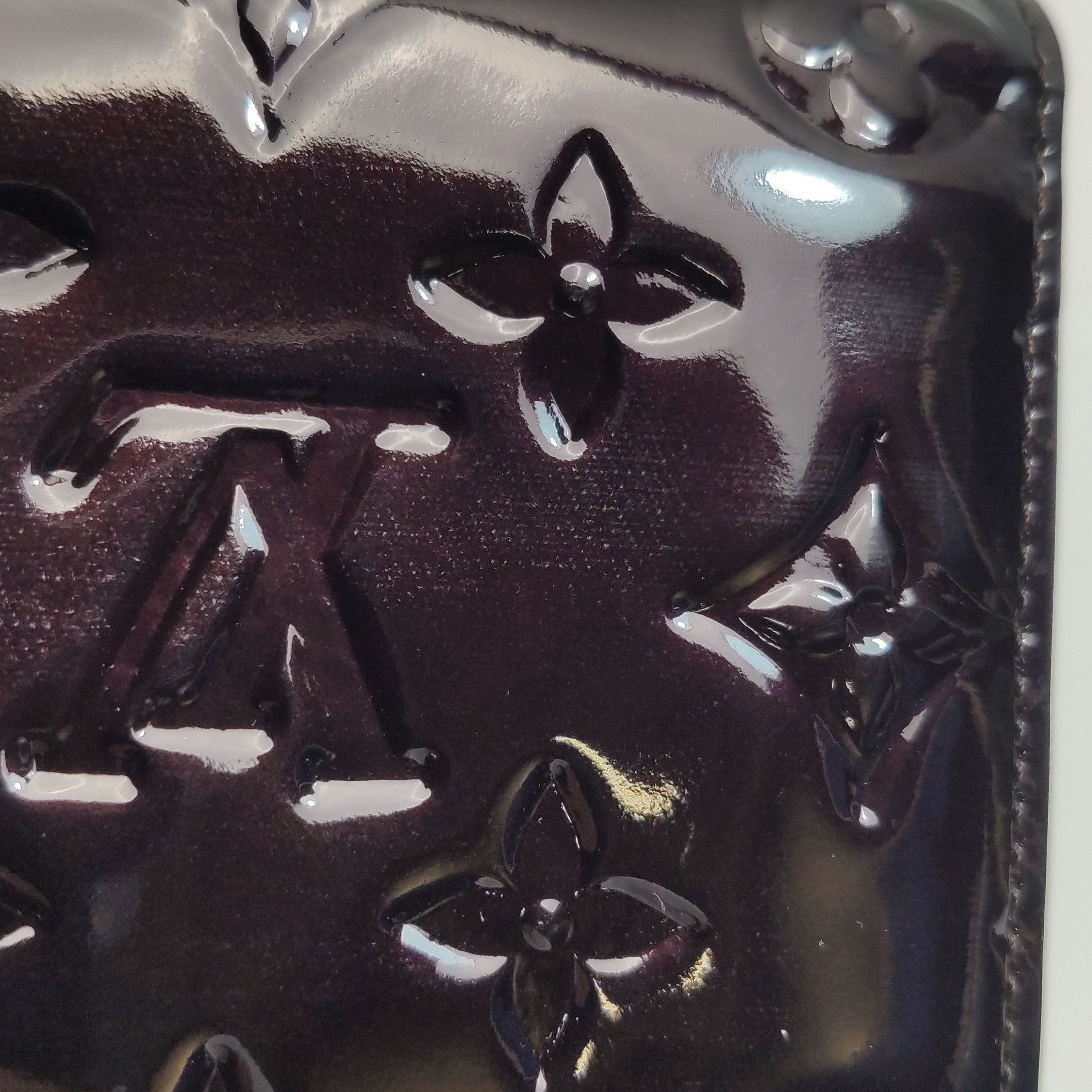 Louis Vuitton Louis Vuitton (LV) Sarah patent leather solid color monogra Size ONE SIZE - 5 Thumbnail