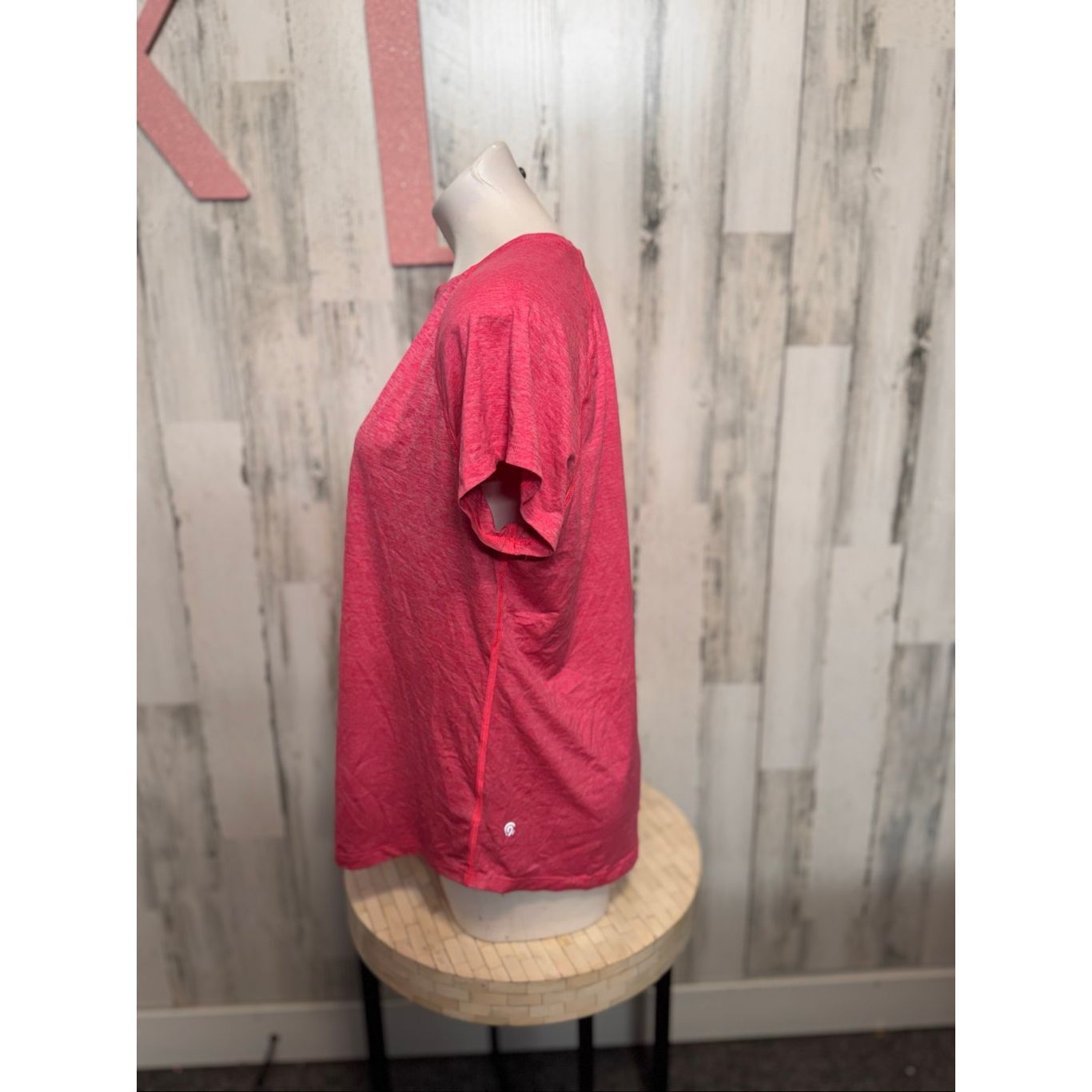 Other Women’s Pink Short Sleeve Athletic Tee Shirt XL Lightweight Size XL / US 12-14 / IT 48-50 - 3 Thumbnail