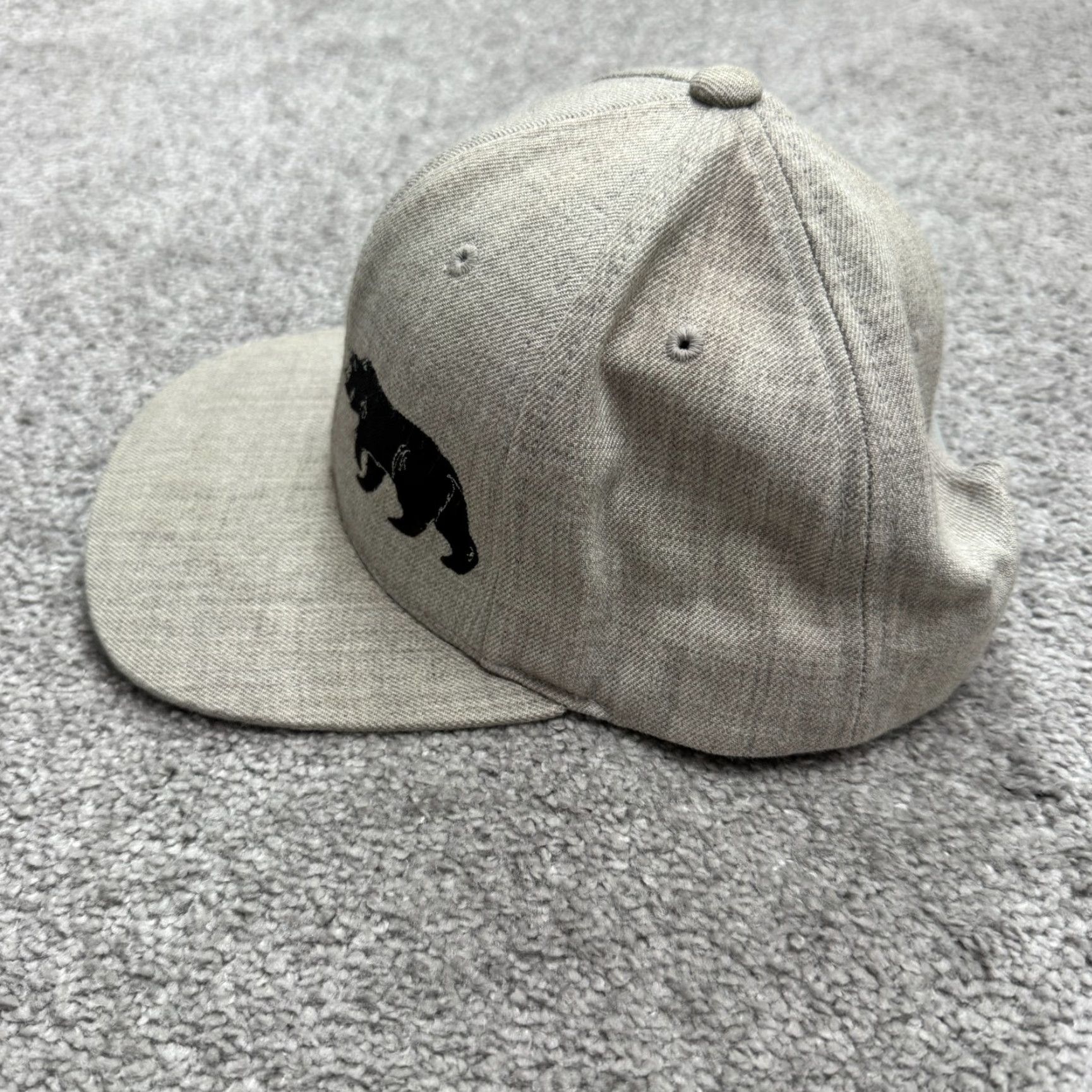Vintage VINTAGE The Classics Yupoong Snapback Embroidered Bear Hat Cap mens Gray Wool Blend Size ONE SIZE - 4 Thumbnail