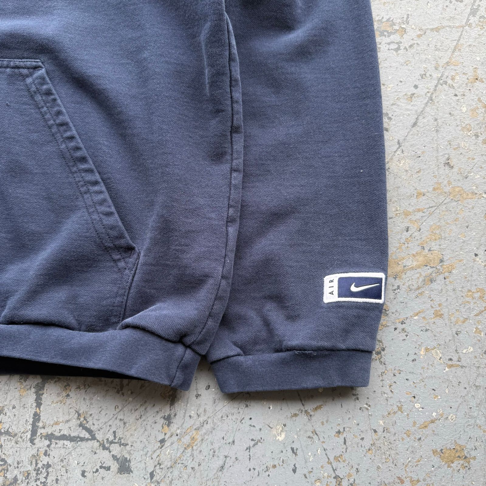 Nike Vintage Nike Air Navy Blue Center Swoosh Hoodie L Size US L / EU 52-54 / 3 - 3 Thumbnail