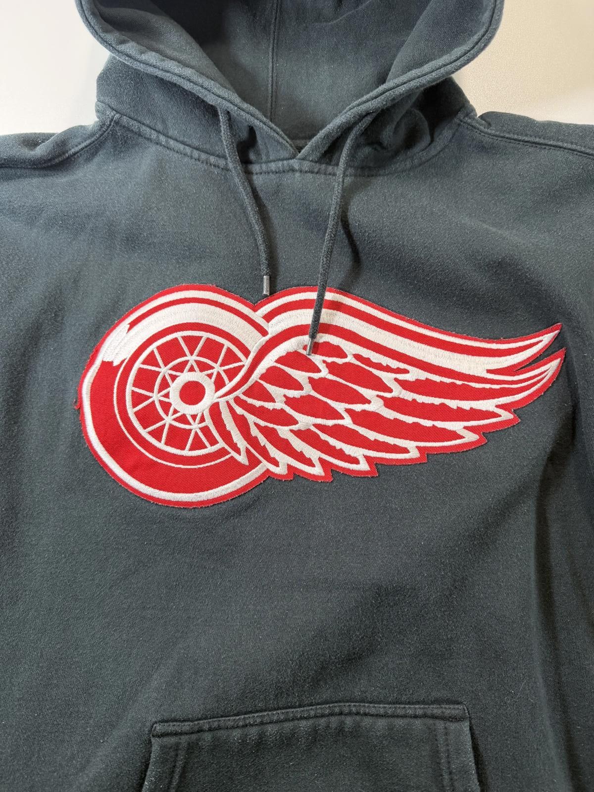 Pro Player Detroit red wings Men's Medium Black hoodie Size US M / EU 48-50 / 2 - 2 Thumbnail