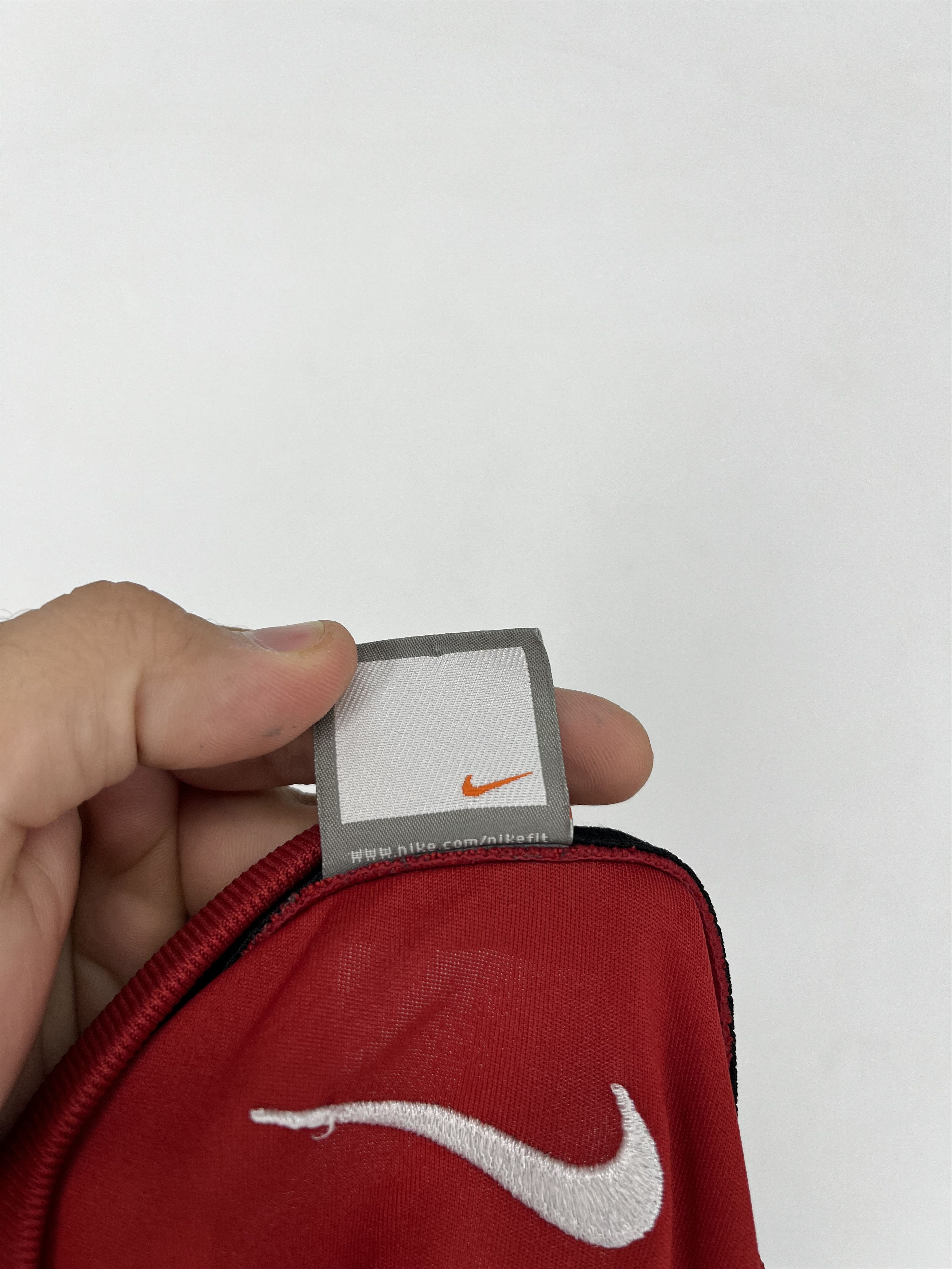 Nike Nike Red Mens Retro Swoosh Football Training Shirt L Size US L / EU 52-54 / 3 - 12 Thumbnail