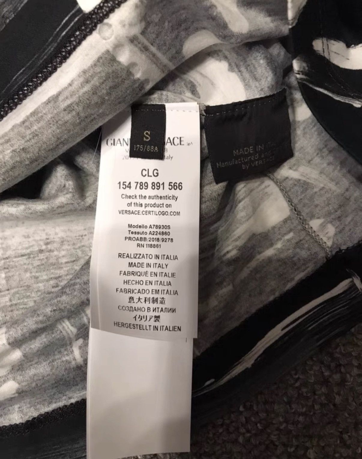 Versace Versace Short-Sleeve T-Shirt ~ Size US S / EU 44-46 / 1 - 5 Thumbnail