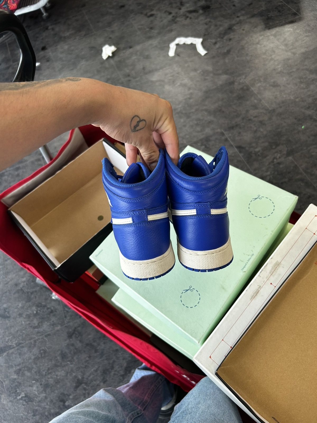 Nike Jordan 1 high hyper Royal Size US 8 / IT 38 - 4 Thumbnail
