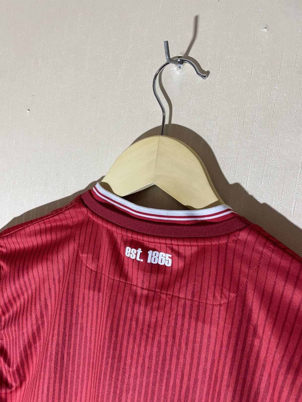 Vintage Macron Nottingham Forest soccer jersey Size US S / EU 44-46 / 1 - 11 Thumbnail