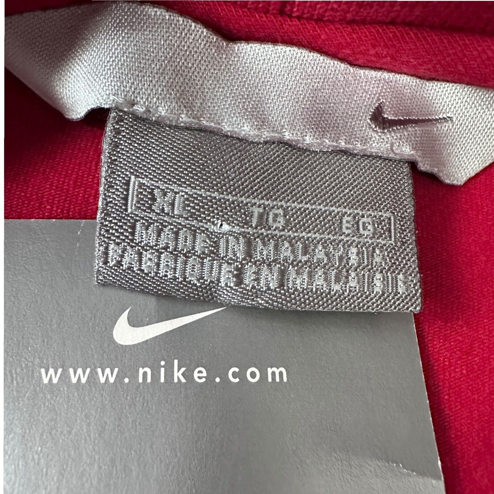 Nike Vintage Nike T-Shirt XL Red Short Sleeve Y2K 2003 NWT New Size US XL / EU 56 / 4 - 6 Thumbnail