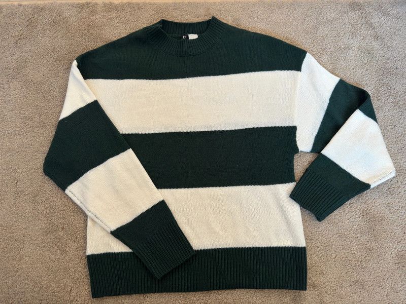 H&M Women's Sweater H&M Divided S Sweatshirt Jumper Pullover Size S / US 4 / IT 40 - 1 Thumbnail