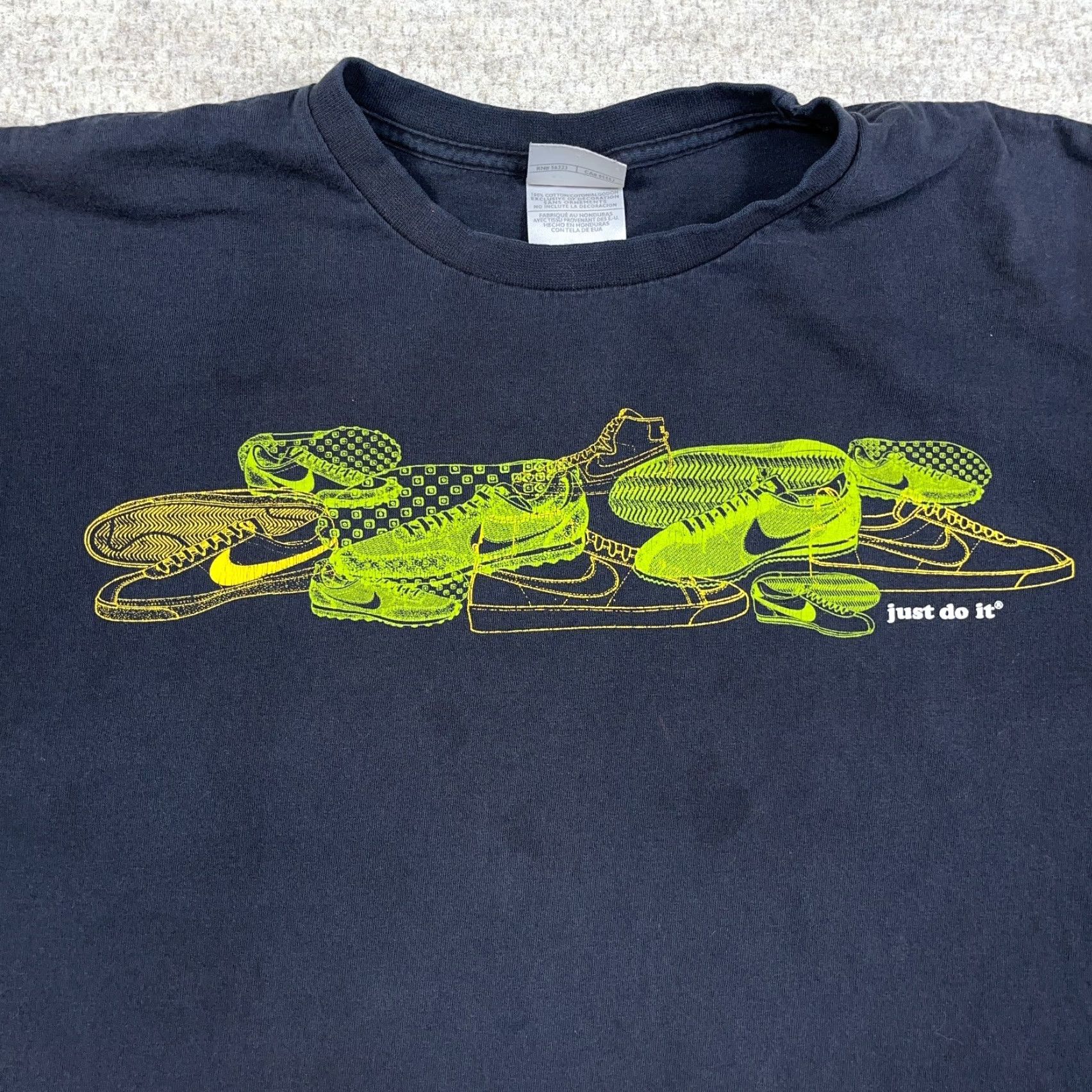 Nike VINTAGE Nike Shirt Men 2XL Black Green Grunge Classic Retro 90s Logo T-Shirt XLTIGHT Size US XXL / EU 58 / 5 - 3 Thumbnail