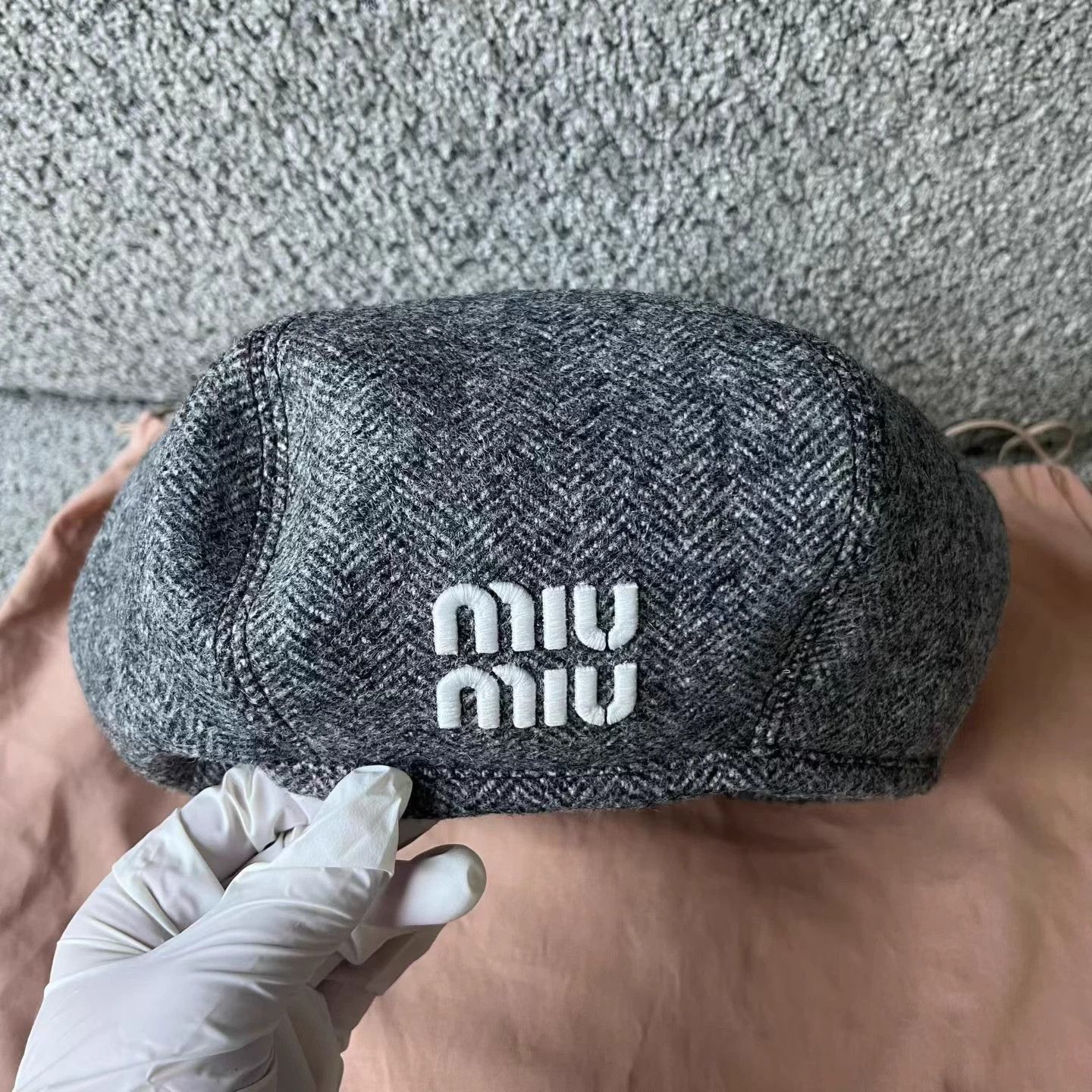 Miu Miu Miu Miu Grey Logo Wool Beret - Size M - Like New Size ONE SIZE - 2 Thumbnail