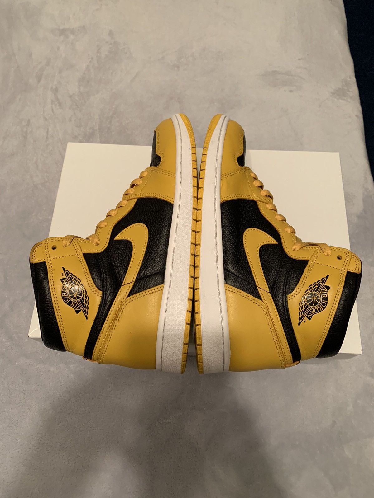 Jordan Brand Jordan 1 Retro OG High Pollen 2021 Size 10.5 Size US 10.5 / EU 43-44 - 3 Thumbnail