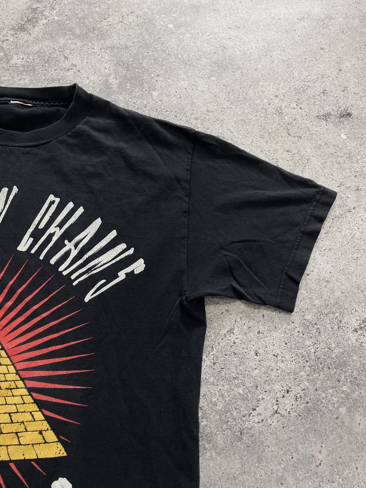 Band Tees Vintage Wisdom in Chains The Missing Links Pyramid T-Shirt Size US M / EU 48-50 / 2 - 4 Thumbnail