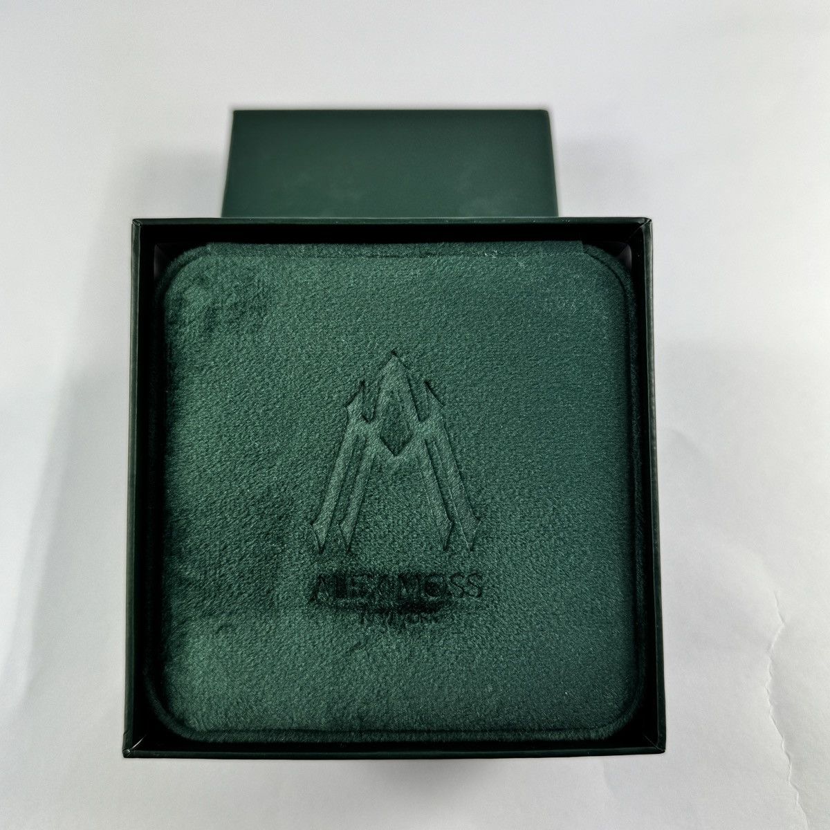 Alex Moss NIRVANA CROSS PENDANT Size ONE SIZE - 8 Thumbnail